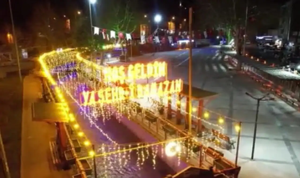 Kayseri'nin Venedik'i... Işıl ışıl meydan görenleri büyülüyor!