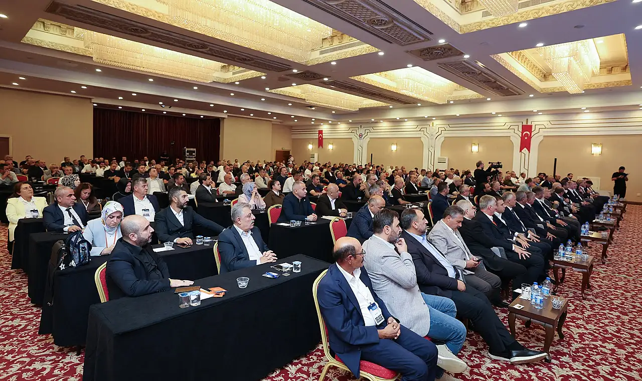 Hem Başkan hem de Müdür olan Kayserili ismin yeni görevi belli oldu!