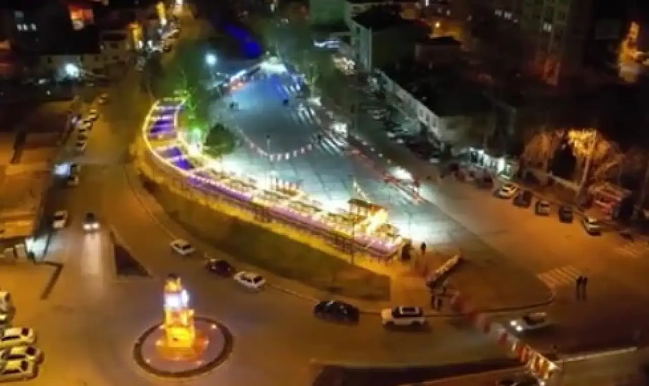 Kayseri'nin Venedik'i... Işıl ışıl meydan görenleri büyülüyor!
