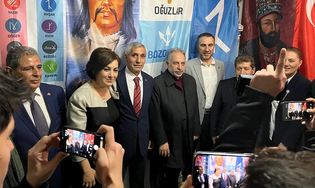 Kayseri'nin kalbi burada attı... Bin kişilik bayramlaşma!