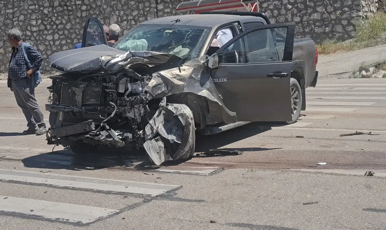 Kayseri yolunda kaza: İki pikap çarpıştı!