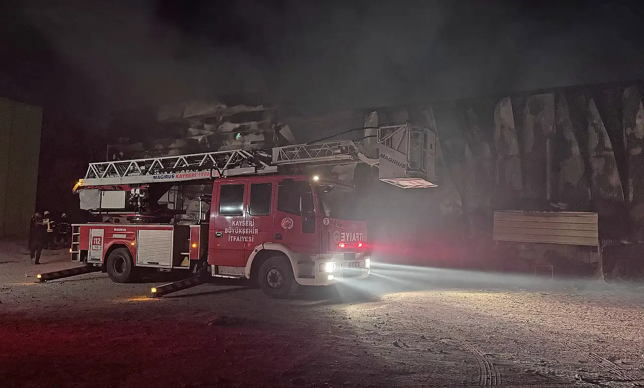 Mobilya fabrikasında yangın!