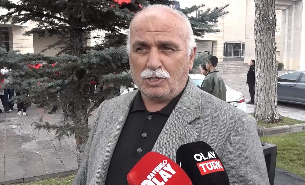 Kayserili vatandaştan dikkat çeken söz! Bir kız çocuğunun parmak kaldırması demek