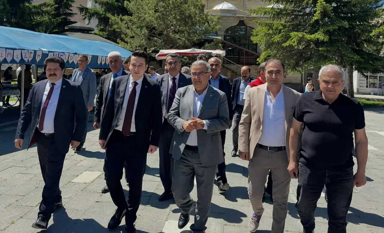 Kayseri'den gidecek olan kaymakam için veda programı