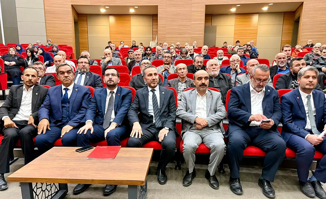 SP İl Başkanı Altun'dan 'Yeni Yol' ortağı Davutoğlu'na tepki: Siyaset hatıralar albümü değil