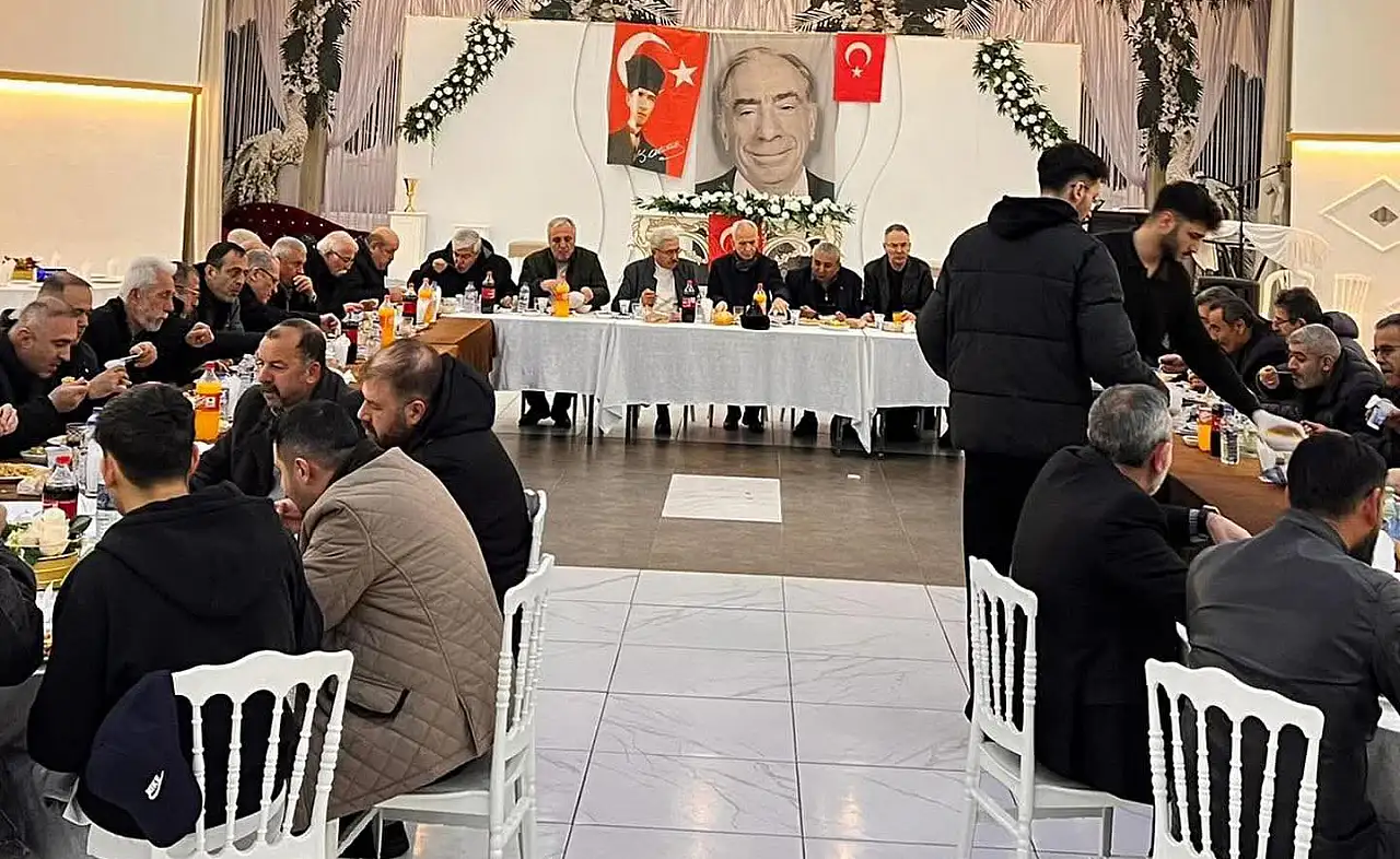 Kayseri'de 35 yıllık Ülkücülerden dikkat çeken Belsin buluşması