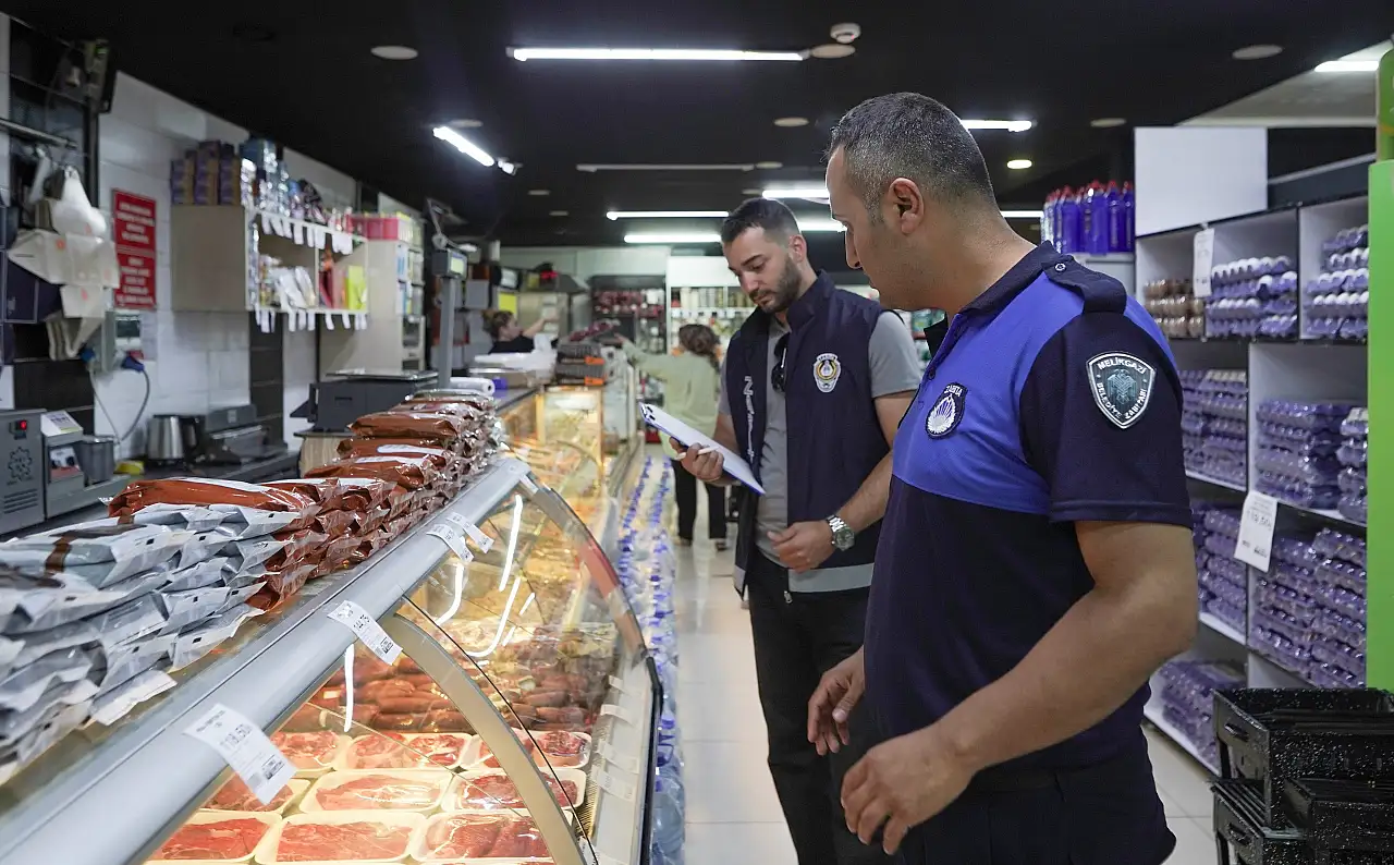 Raflardan kasaya kadar incelendi: Melikgazi'de market denetimi