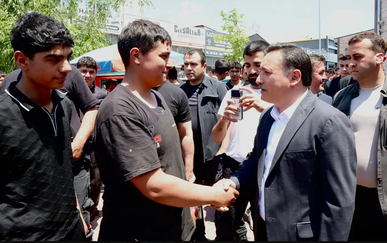 Kayseri Valisi Yeni Sanayi'de halkın arasında