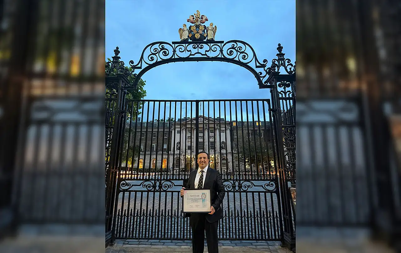 Londra'da Kralın Okulunda Kayserili Profesörün Atatürk sözleri yankılandı
