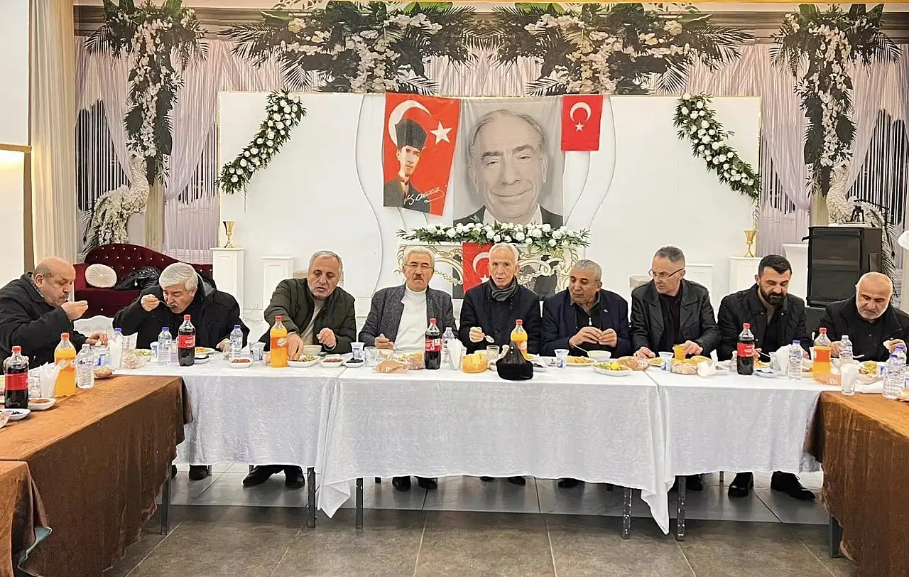 Kayseri'de 35 yıllık Ülkücülerden dikkat çeken Belsin buluşması