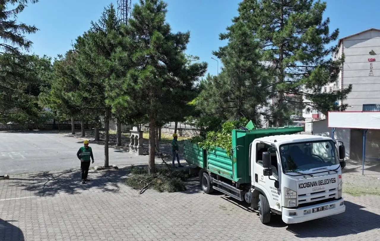 Kocasinan'da okul bahçeleri eğitim yılına hazırlanıyor