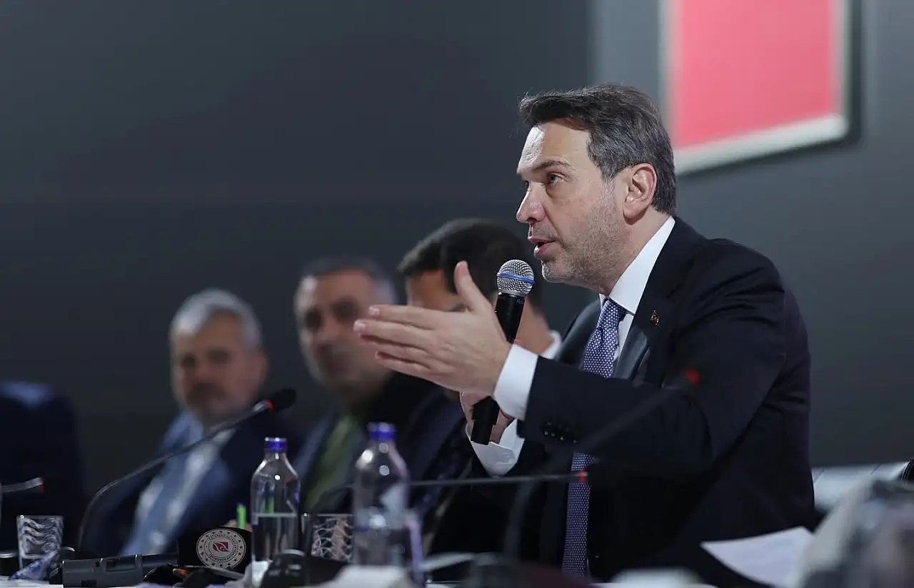 Kayseri'de doğalgaz bekleyen mahallelerle ilgili Bakan'dan açıklama
