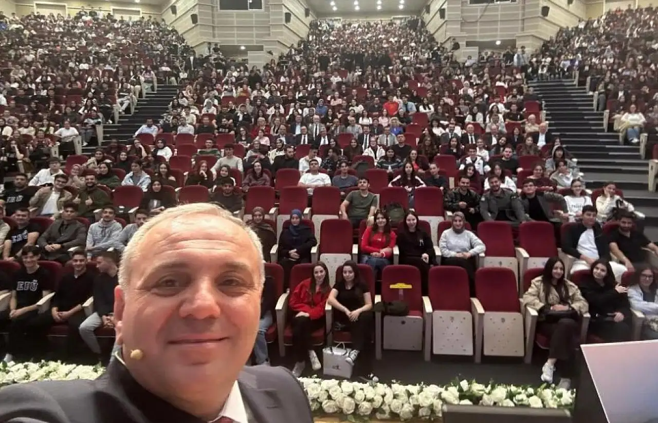 ERÜ'de yeni öğrencilere tanışma programı düzenlendi