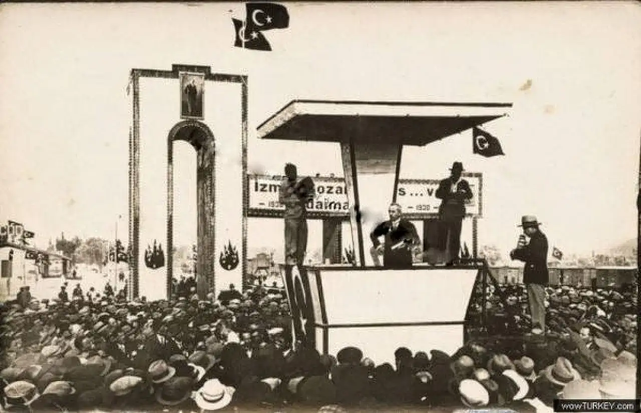 Hiç merak ettiniz mi? Atatürk döneminde Kayseri'de Cumhuriyet Bayramı bakın nerelerde, nasıl kutlanıyormuş!