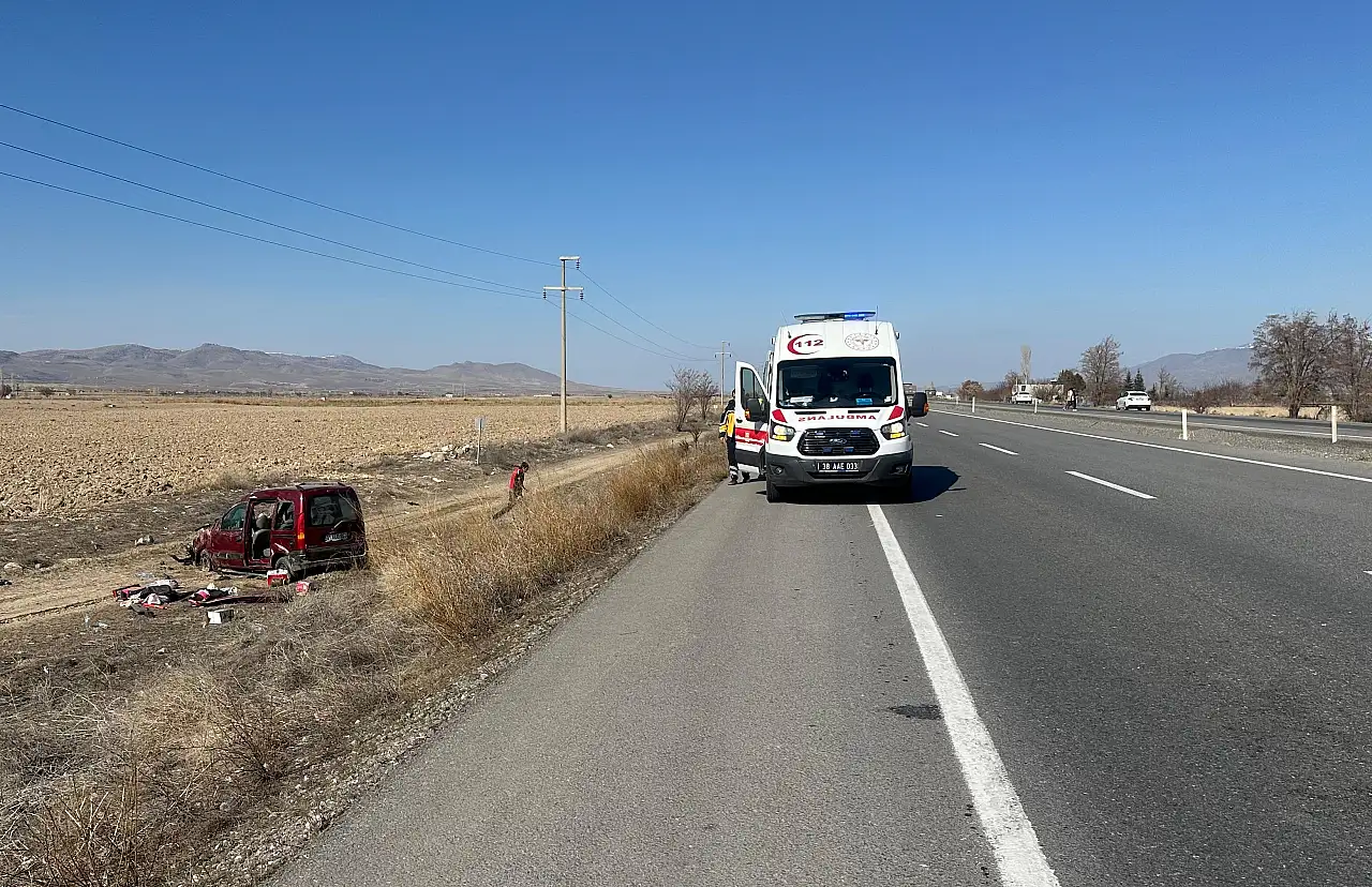 Kayseri'de araç devrildi: 3 kişi…