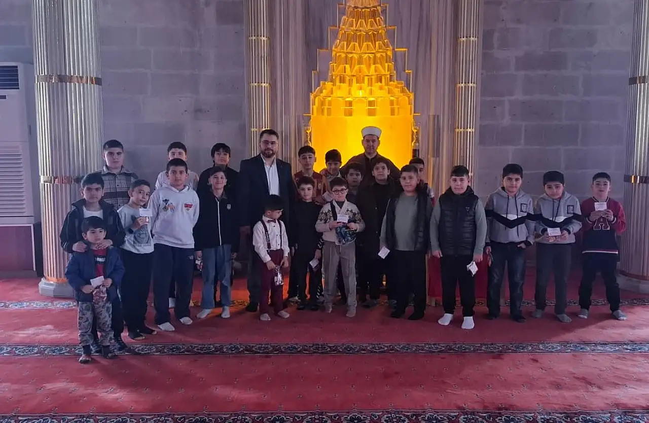 İzzet Bayraktar Gençlik Merkezi'nde bayramlaşma heyecanı!