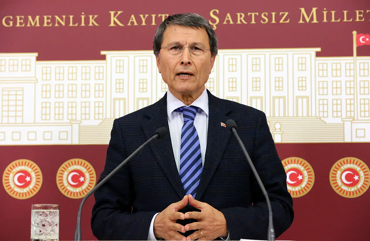 'Bende kopyası yok' diyen Halaçoğlu hangi görüntünün peşinde?