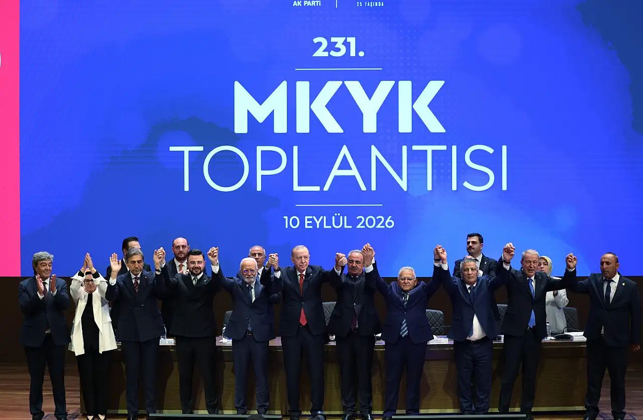 Flaş! İki Belediye Baskanı resmen AK Parti'ye geçti