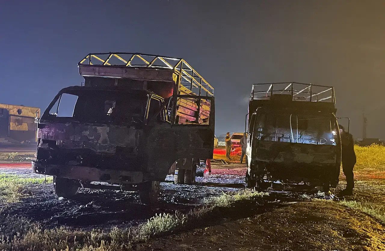 Melikgazi'de kundaklama iddiası: 2 kamyon kül oldu!