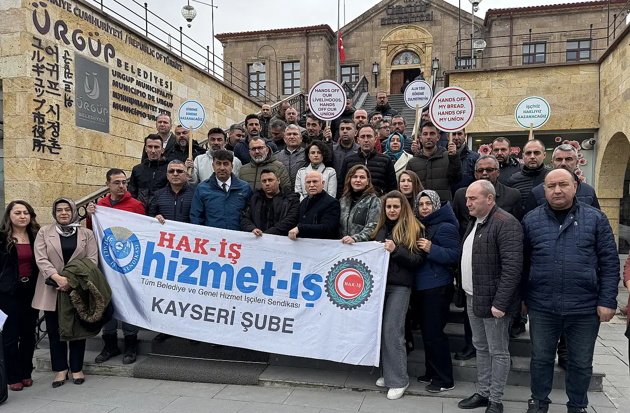 Belediye önünde protesto!