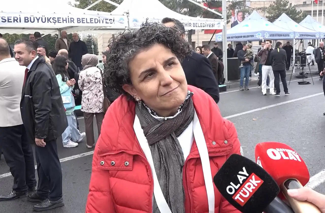 Kayserili vatandaştan dikkat çeken söz! Bir kız çocuğunun parmak kaldırması demek