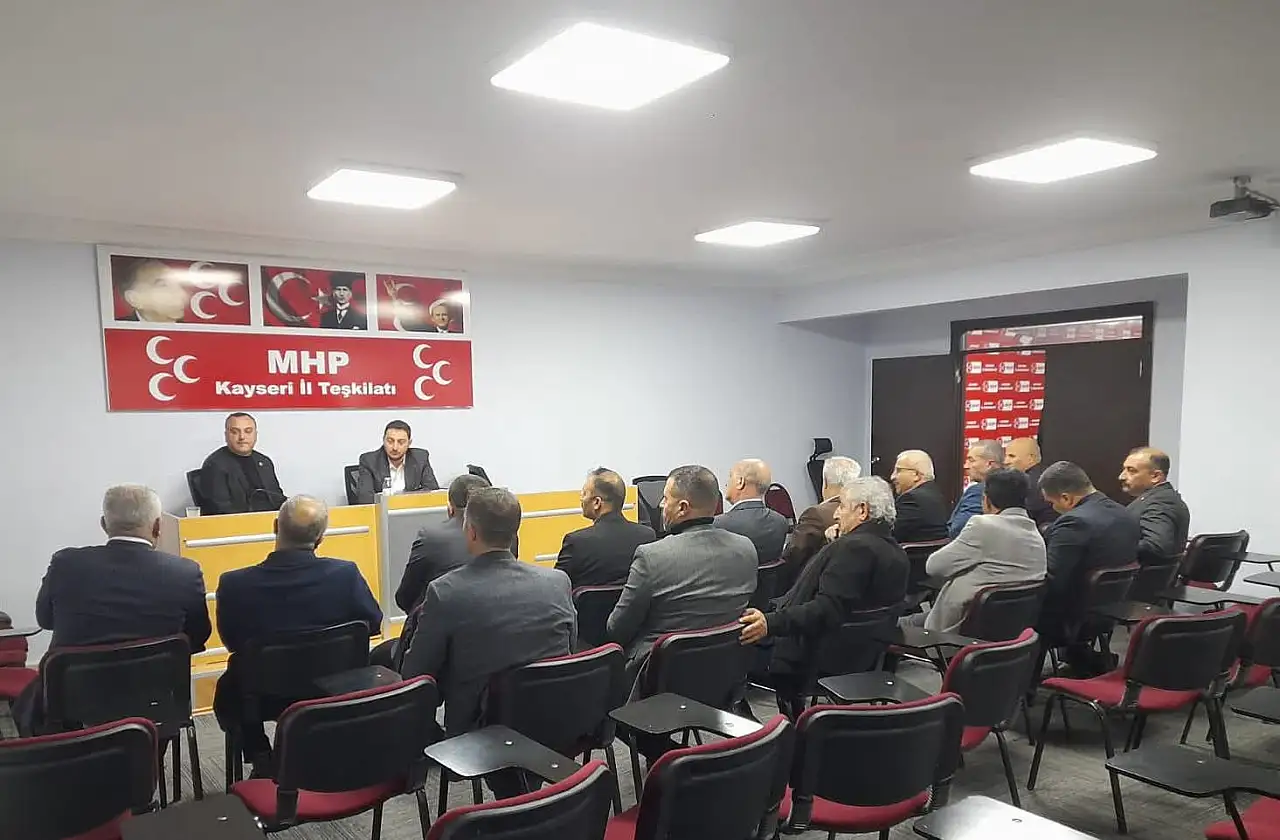 MHP Kayseri İl binasının ışıklarını akşam kim neden yaktı?