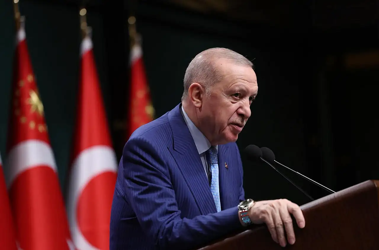 Cumhurbaşkanı Erdoğan Kayserili ismi gece yarısı görevden aldı