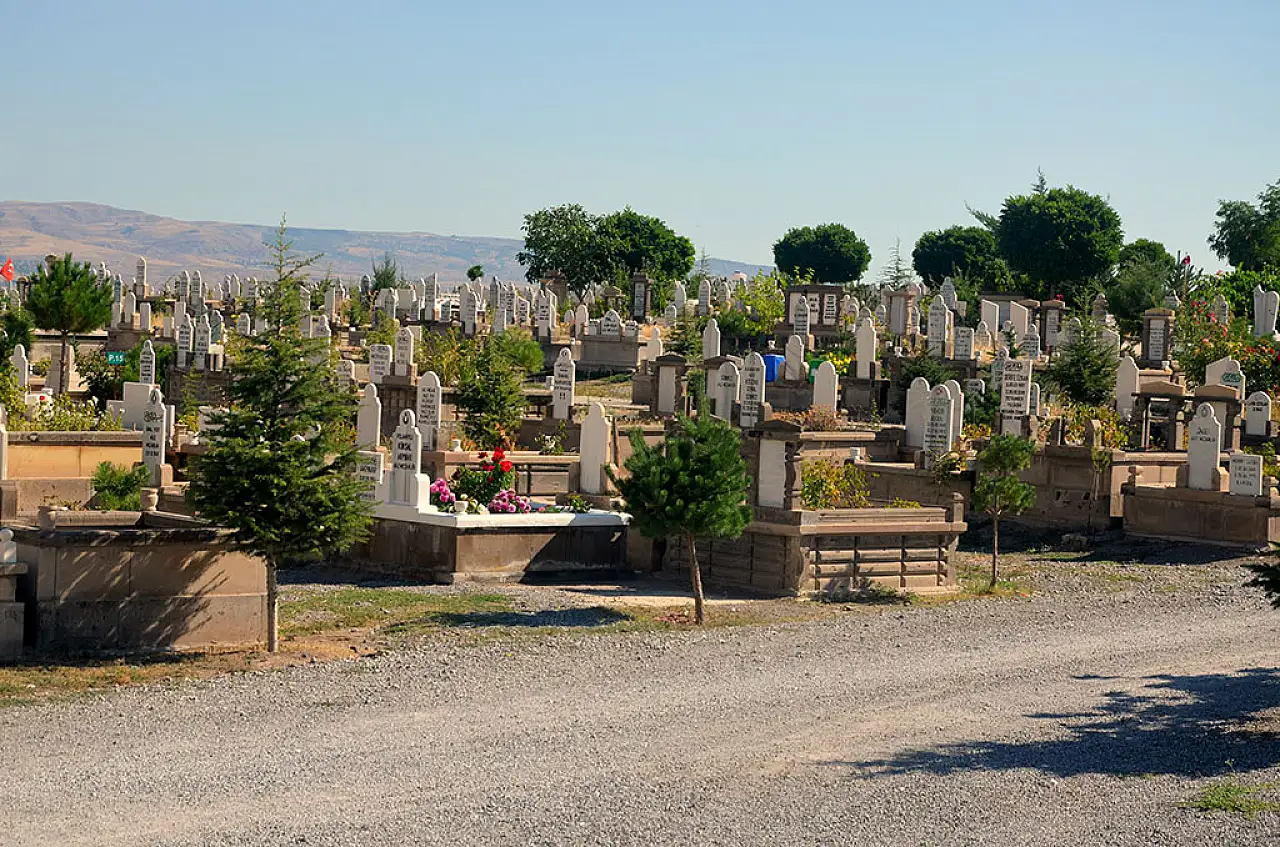 Kayseri'de yeni yılda mezar ücretleri ne kadar olacak? En pahalı mezar nerede? İşte yeni yıl için gündeme gelecek ücret tarifesi