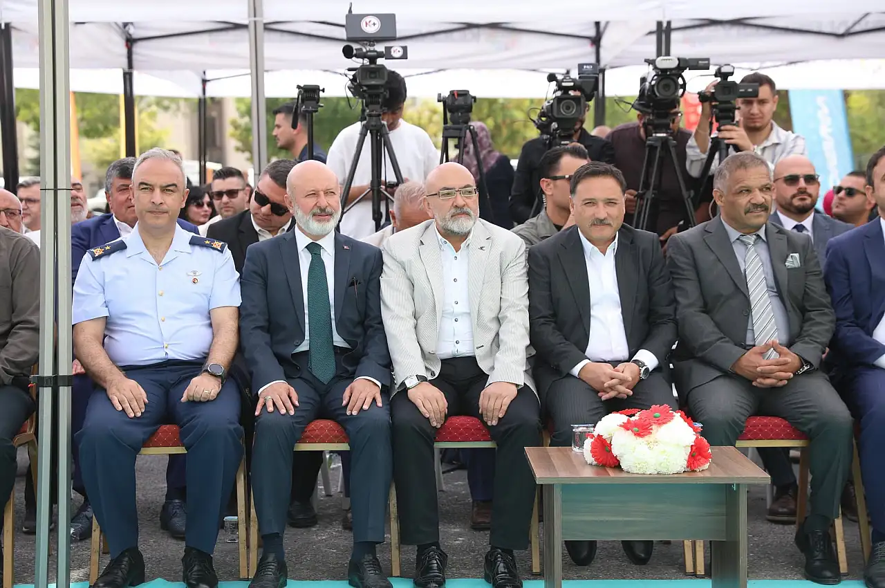 Kocasinan'da ERVA Spor Okulu açıldı: Çolakbayrakdar'dan gençler vurgusu