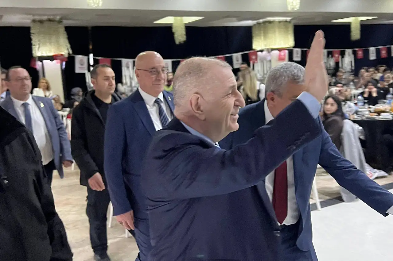 Özdağ, Kayseri'de konuştu: 700 sene hapsi istenen kişi serbest dolaşıyor! Bu mu adalet?