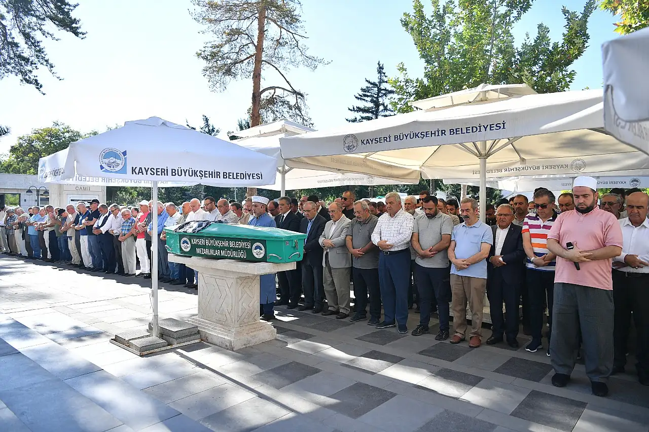 Gül'ün acı günü! Cenaze için Kayseri'ye geldi