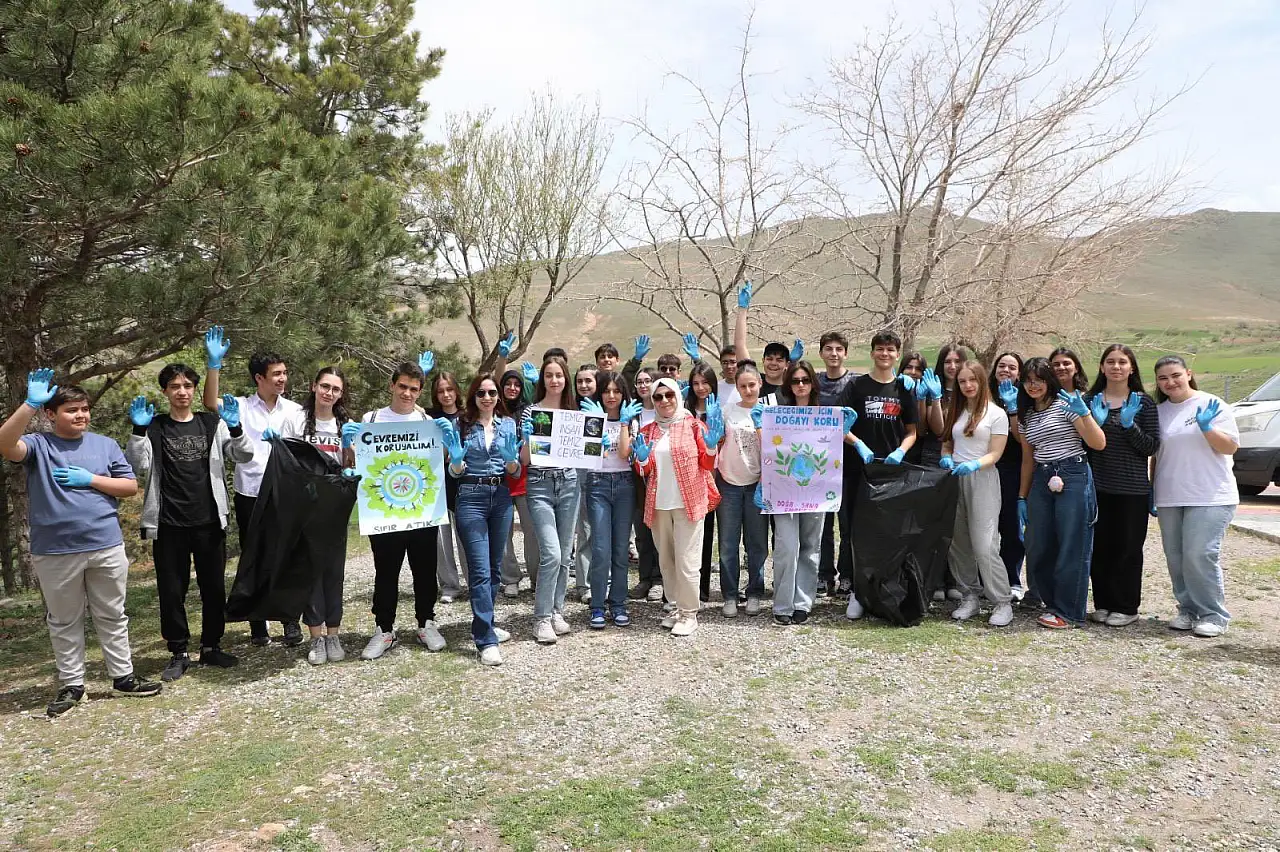 Kayseri'de eski tişörtler çanta, meyve kabukları da gübre oldu
