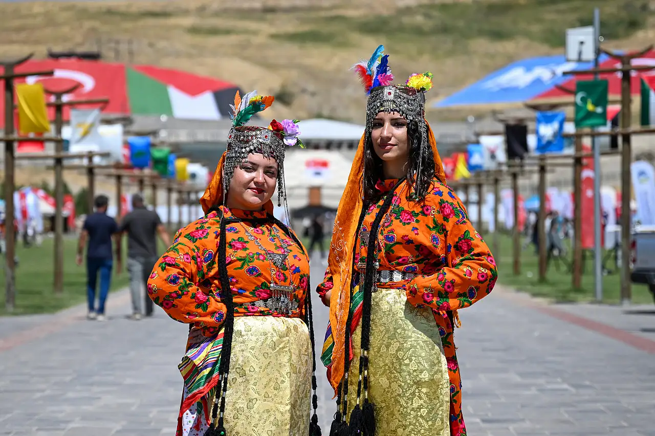 'İyi ki gelmişim' dedi... Kayserili kadınlar tarih yazılan topraklarda