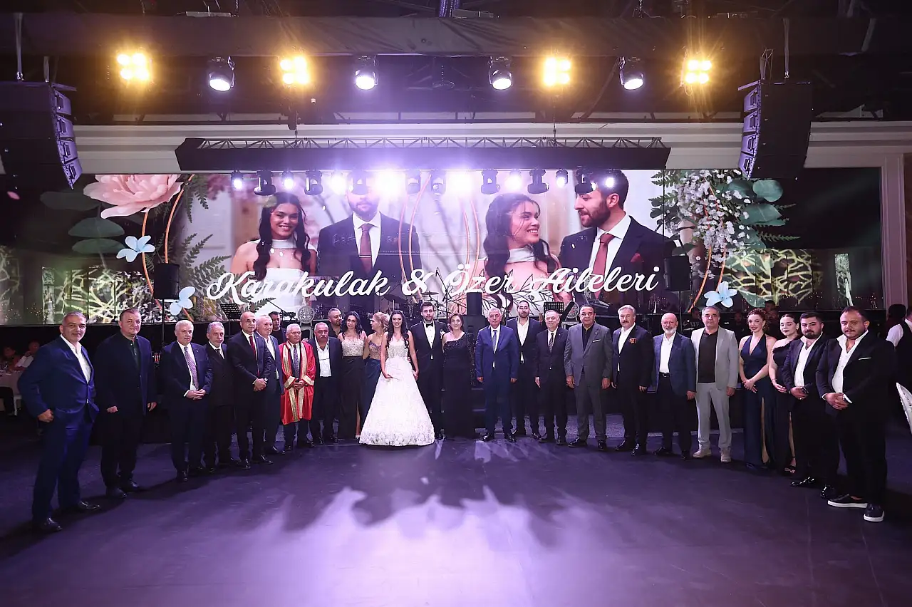 Başkan oğlunu evlendirdi!