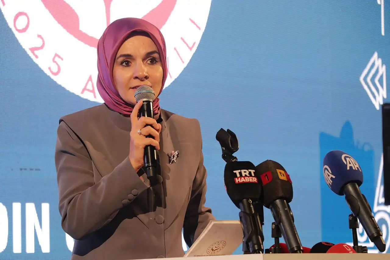 Bakan Göktaş: Kadının olduğu yerde bereket vardır