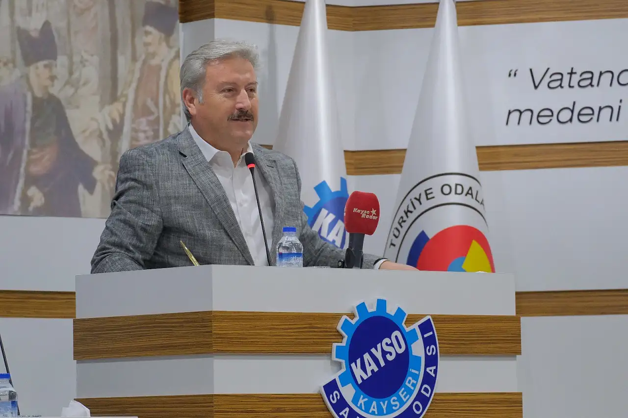 'Yılın Ahisi' kaftanını giydi