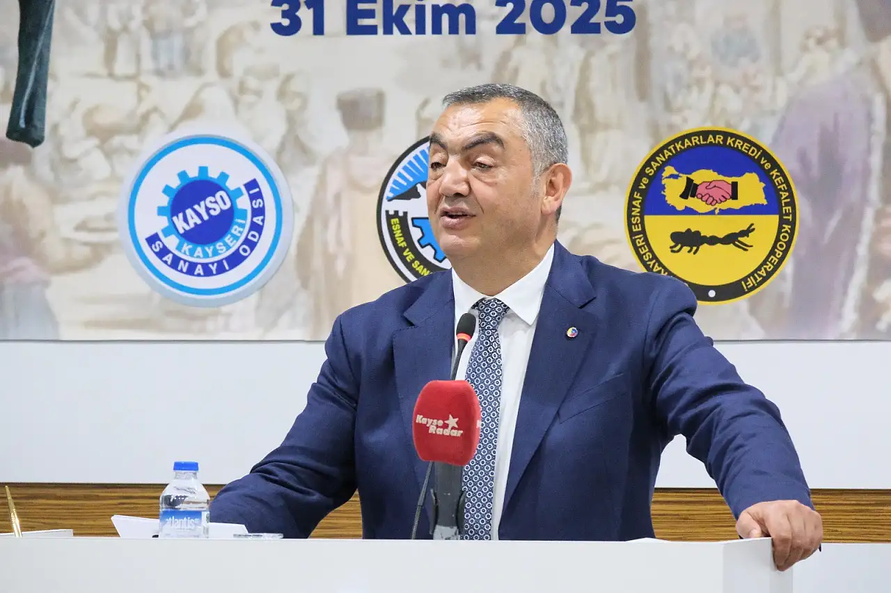 'Yılın Ahisi' kaftanını giydi