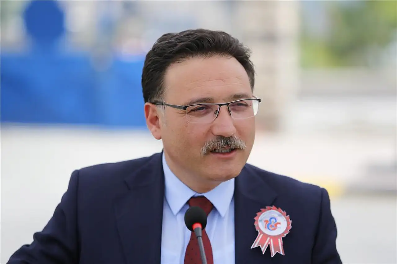 Kayseri Valisi Öğretmenler Günü'nü böyle kutladı! 'Bu şehir seni unutabilir mi?'