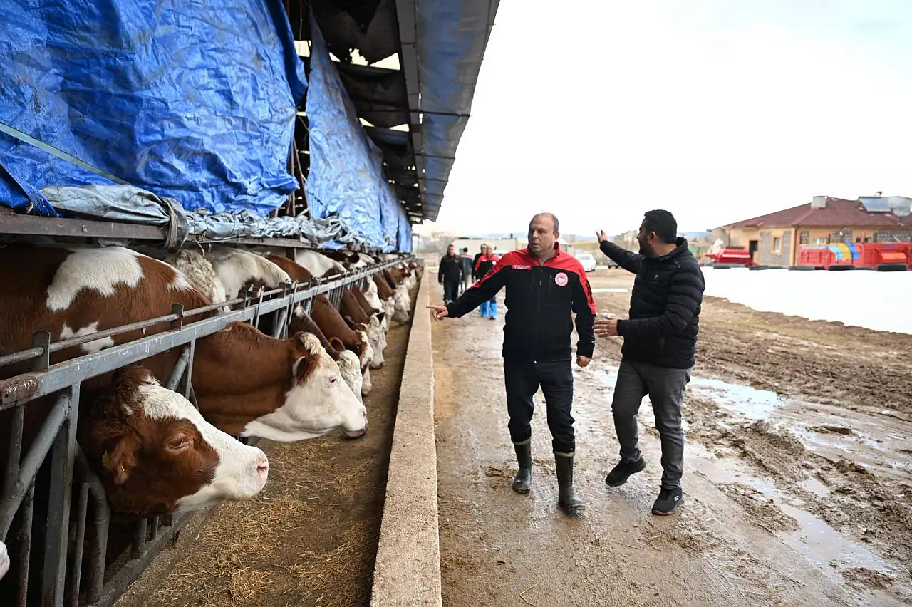 Kayseri'ye bir işletme daha! Rozetini müdür takdim etti