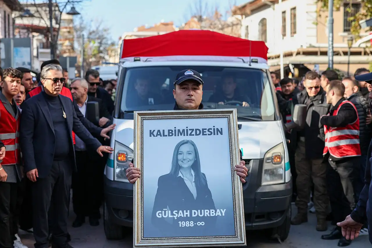 CHP'yi yasa boğan cenaze törenine İl Başkanı Özer de katıldı