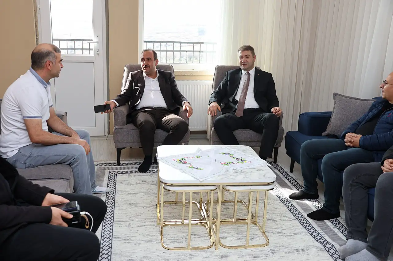 Kayseri'de evi yanan aileye bakın kim yardım etti?