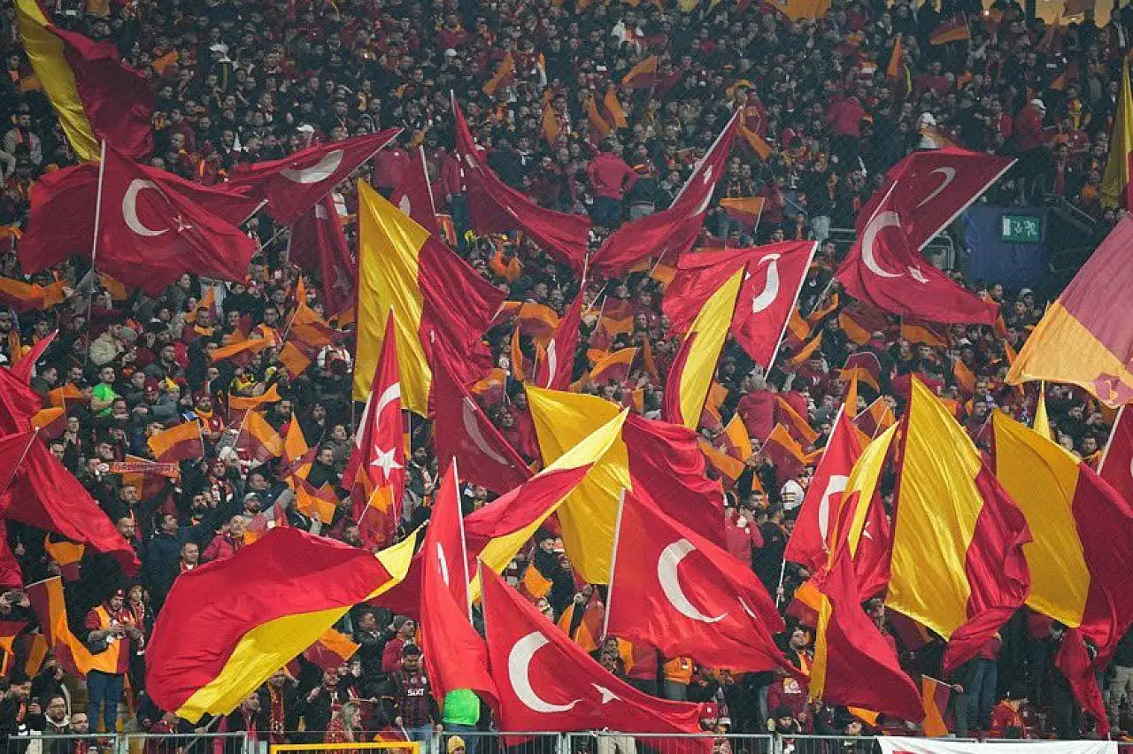 Galatasaray taraftarından 'Kayserili hakem' tepkisi!