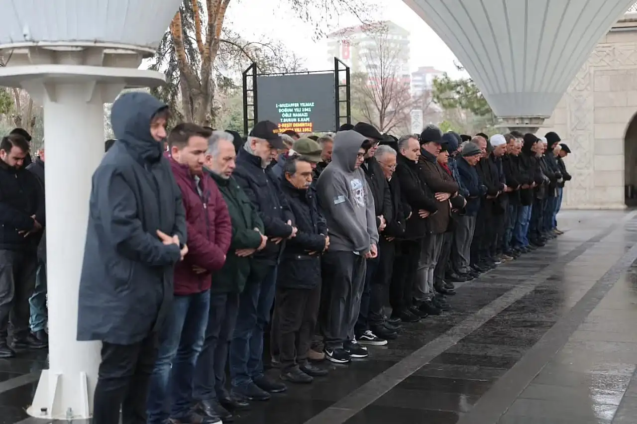 Kayserili Profesör toprağa verildi