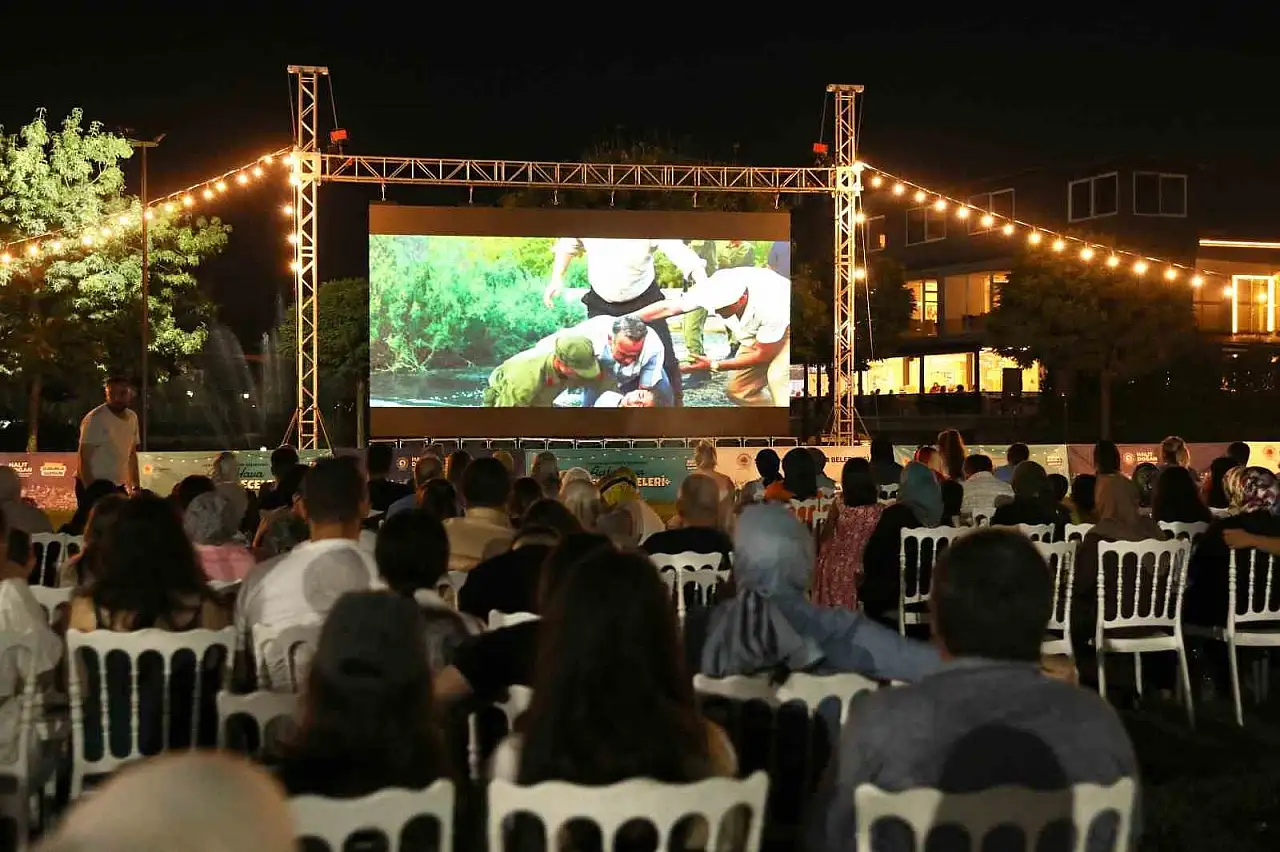 Kayseri'de gençlerden 'açık hava sinema çağrısı
