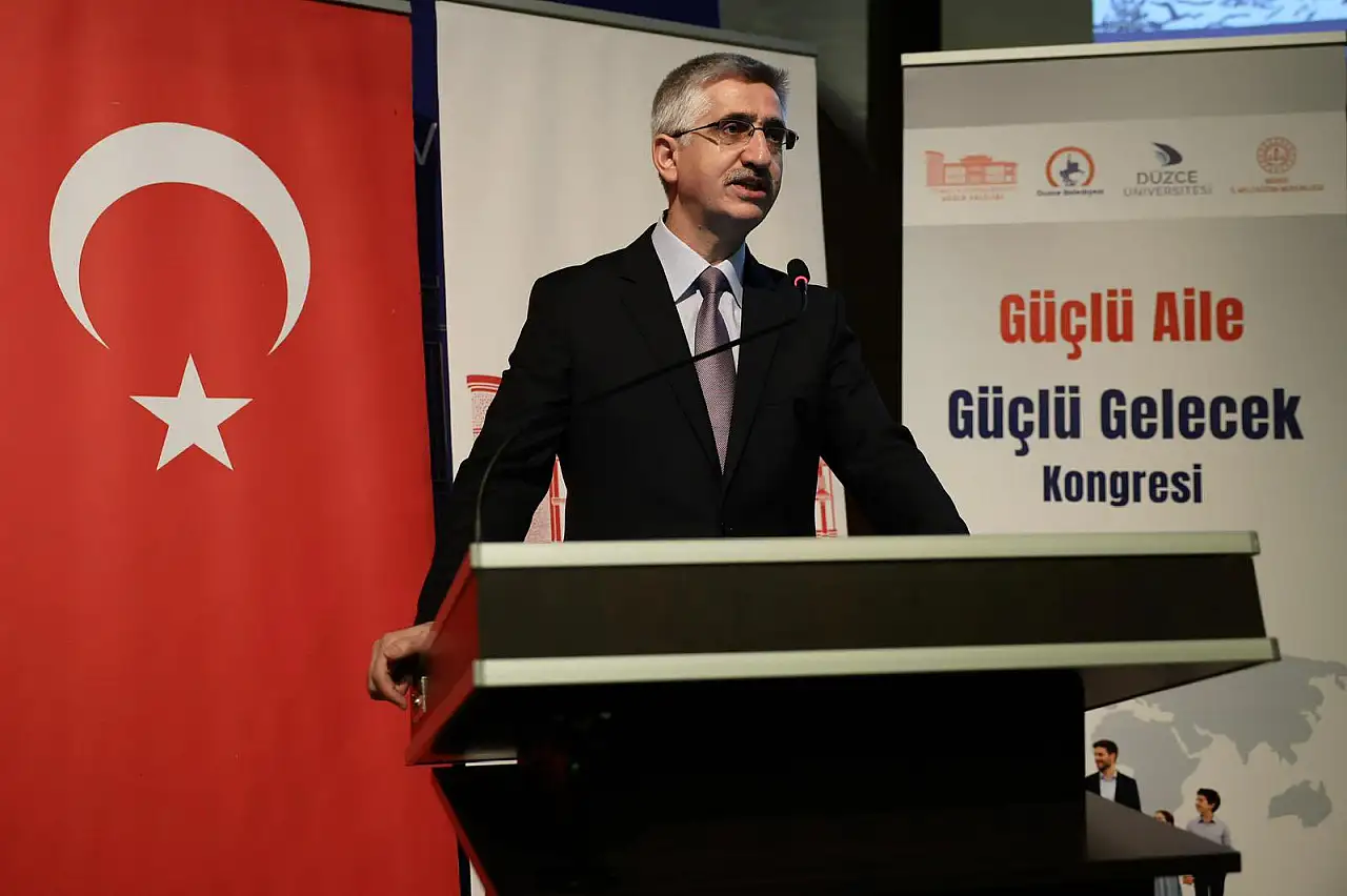 Cumhurbaşkanı Erdoğan Kayserili ismi gece yarısı görevden aldı
