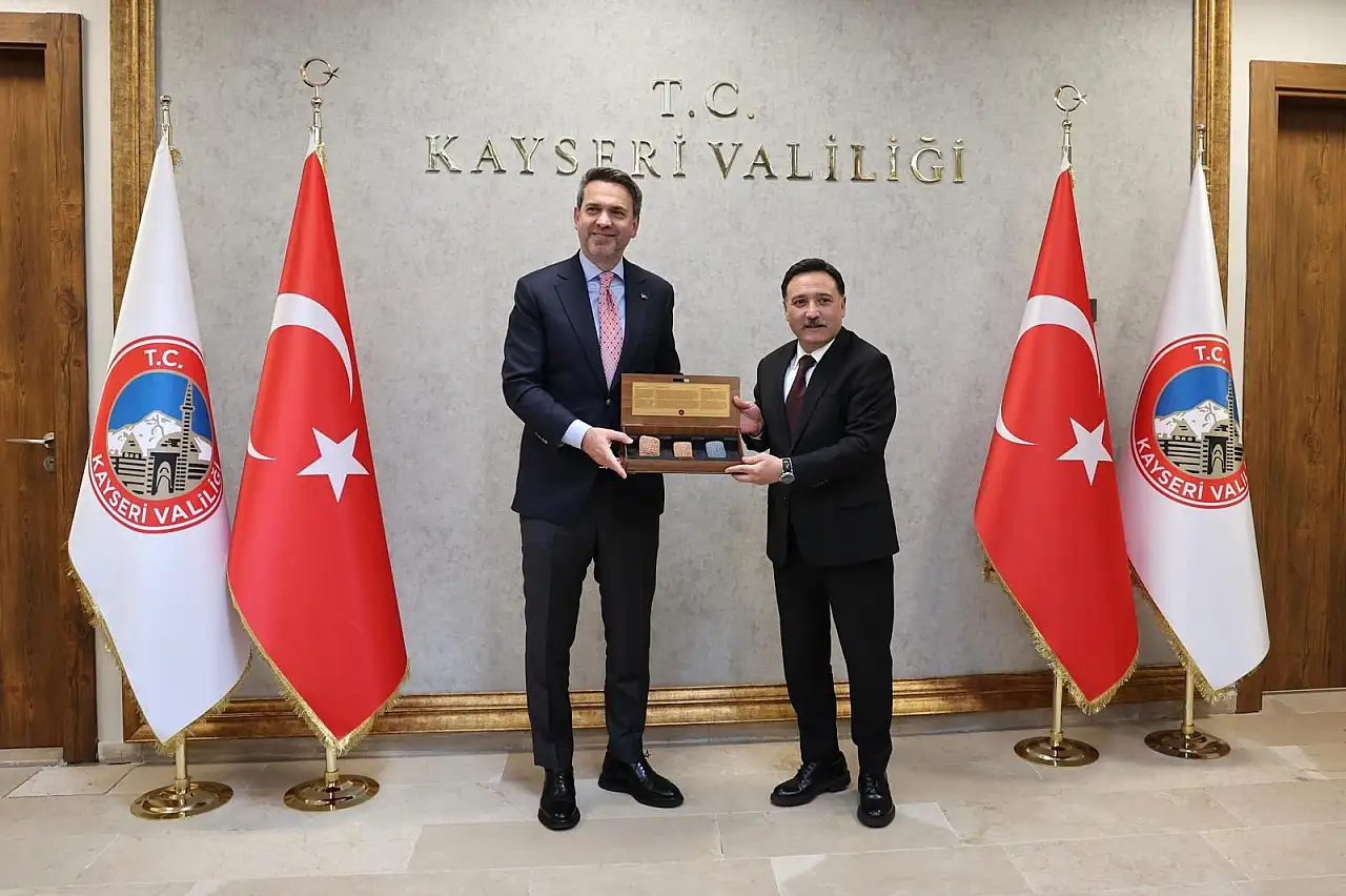 Bakan Bayraktar Valilikte