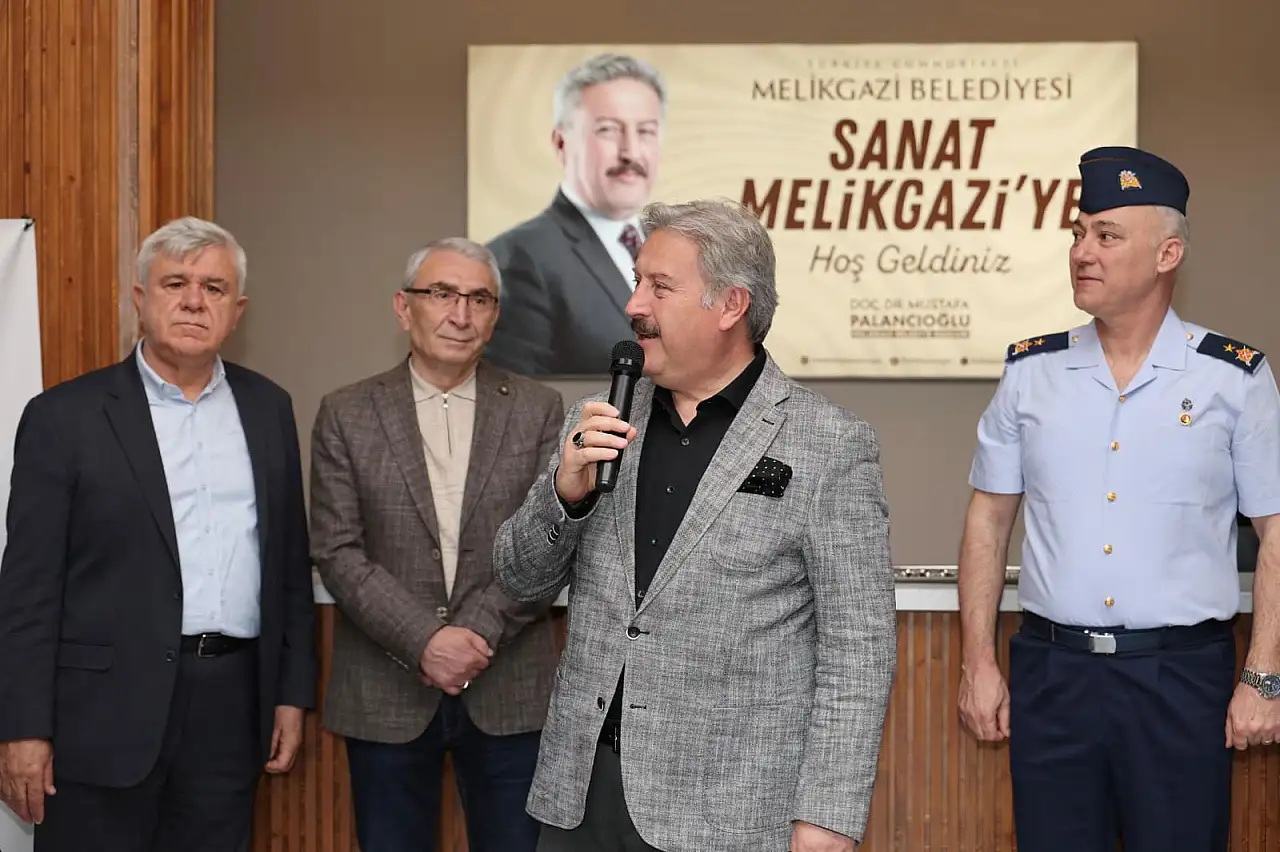 Melikgazi'de 'Karma Resim Sergisi' ziyaretçilerine açıldı
