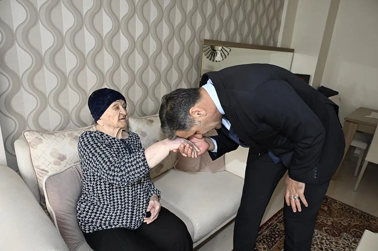 Müdür Aydın'dan şehit ailelerine bayram ziyareti