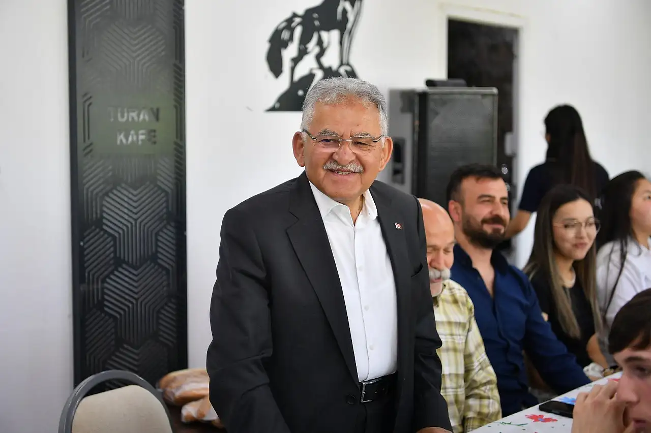Başkan Büyükkılıç, gençleri yine yalnız bırakmadı!