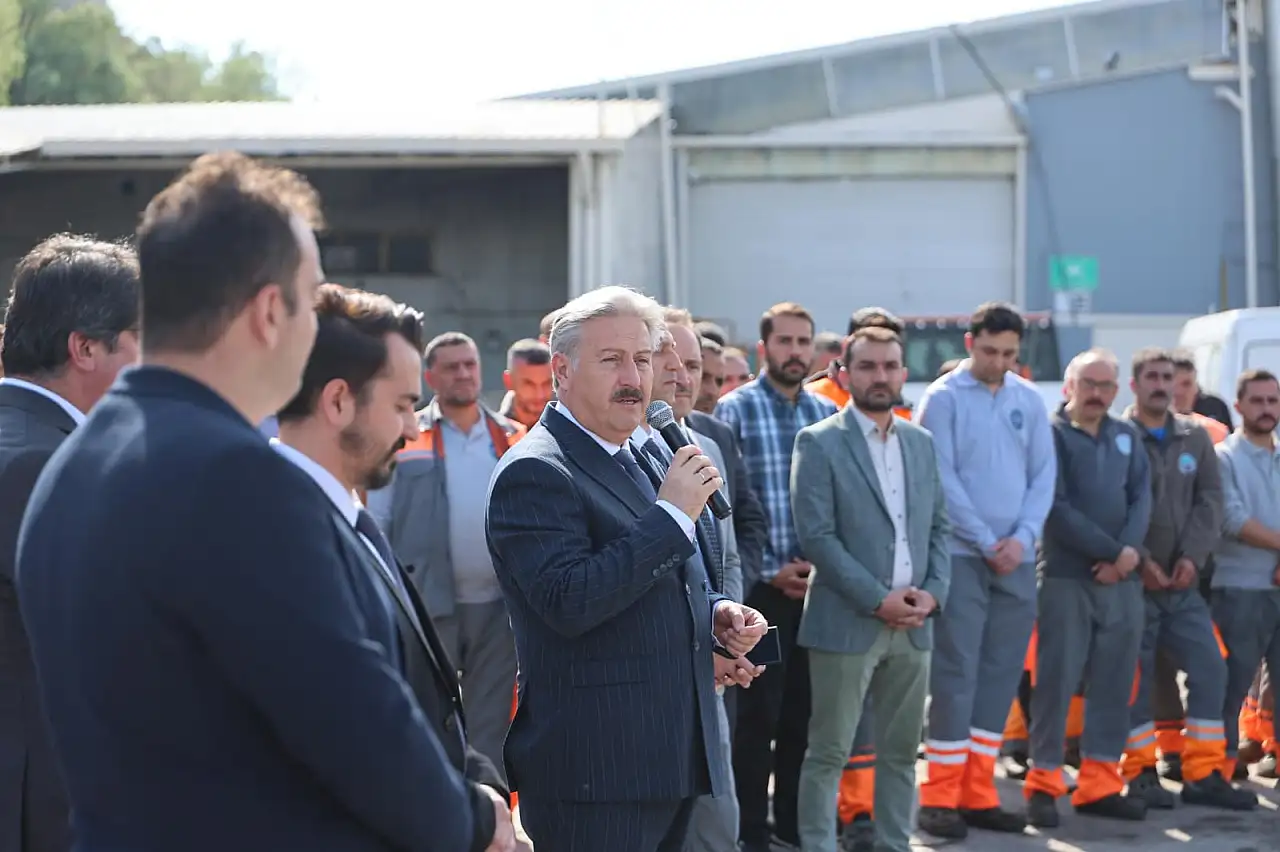 Başkan Palancıoğlu, bayramdan sonraki ilk mesai gününü bayramlaşarak başlattı